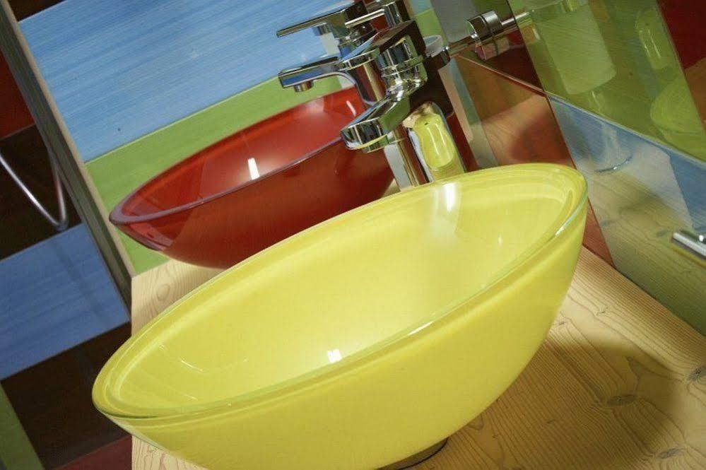 カラー ホーム スイート アパートメンツ プレダッツォ エクステリア 写真
